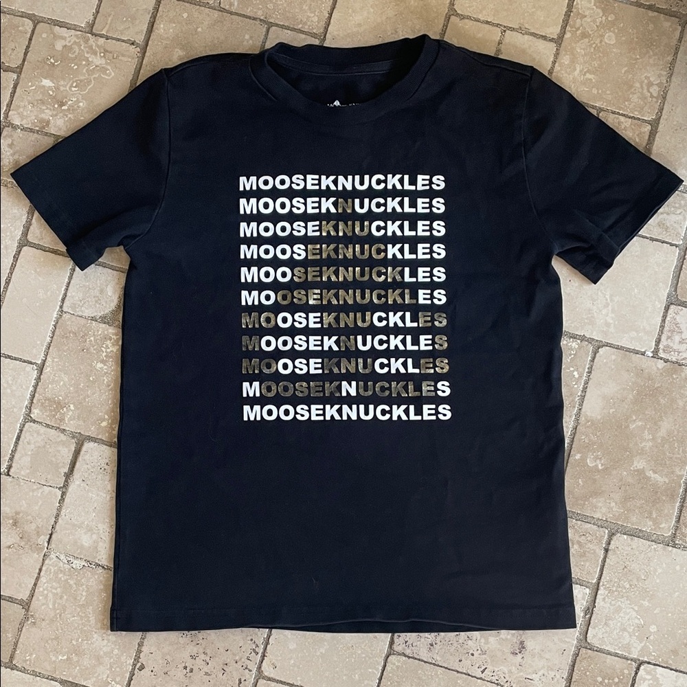 Moose Knuckles Kids Black T-Shirt Small fits 8-10